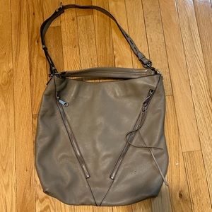Like new Rebecca minkoff messenger bag.